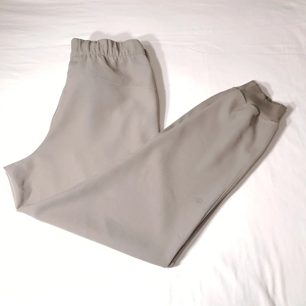 Lululemon Women's High Rise Jogger Size 8 Olive Green Drawstring Waist Lining‎